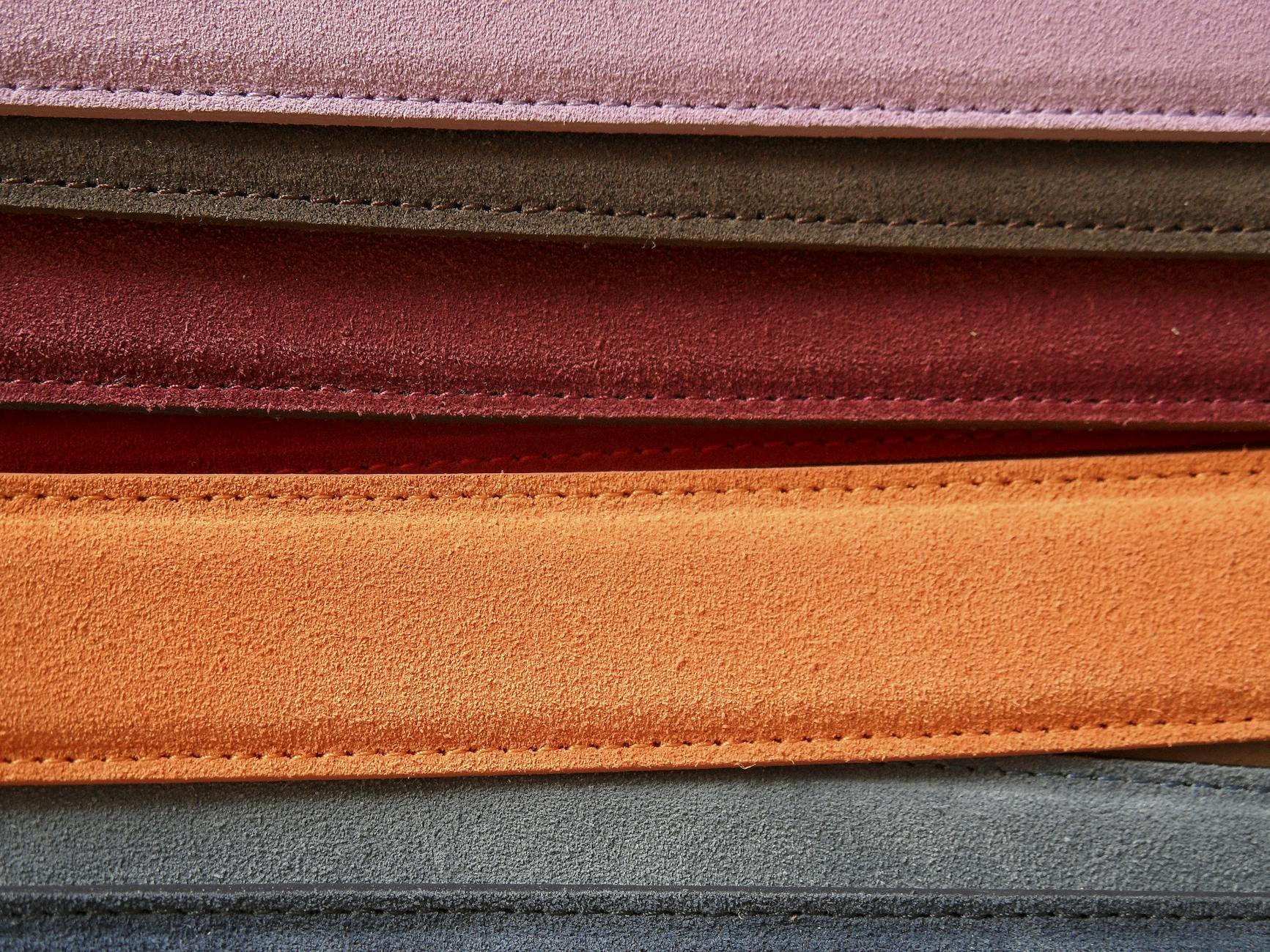 orange rectangular strand near grey rectangular strand